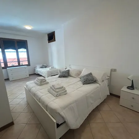 Living Apartment-centro Storico-autodromo 伊莫拉