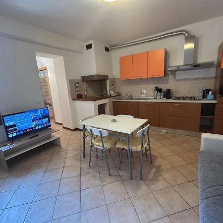 Living Apartment-centro Storico-autodromo 公寓 伊莫拉