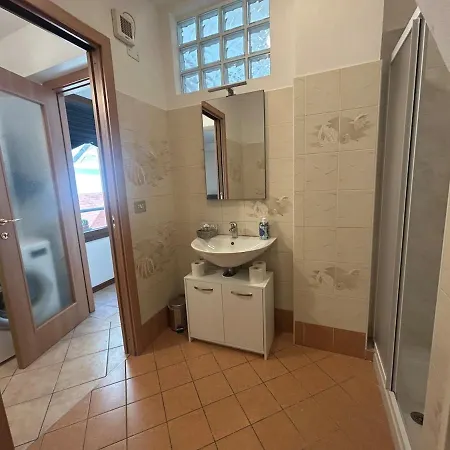 公寓 Living Apartment-centro Storico-autodromo 伊莫拉