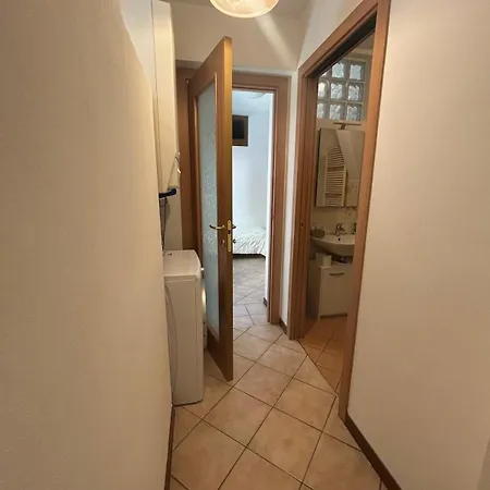 公寓 Living Apartment-centro Storico-autodromo 伊莫拉