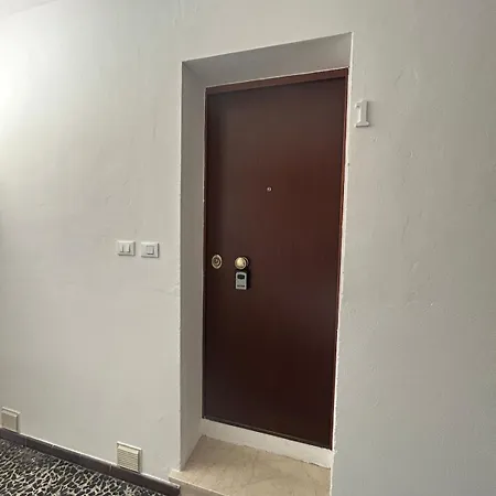 Living Apartment-centro Storico-autodromo شقة إيمولا